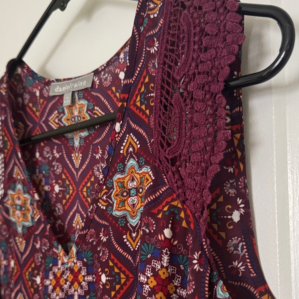Daniel Rainn Women's Burgundy Patterned Blouse - Picture 3 of 6